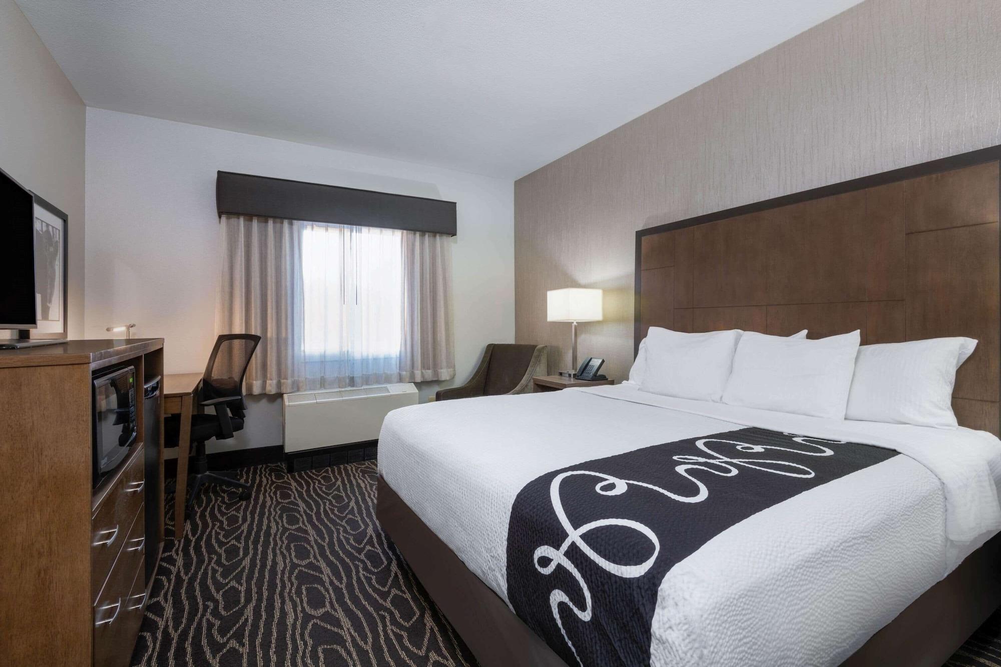Hotel La Quinta By Wyndham Fairbanks Airport Exterior foto
