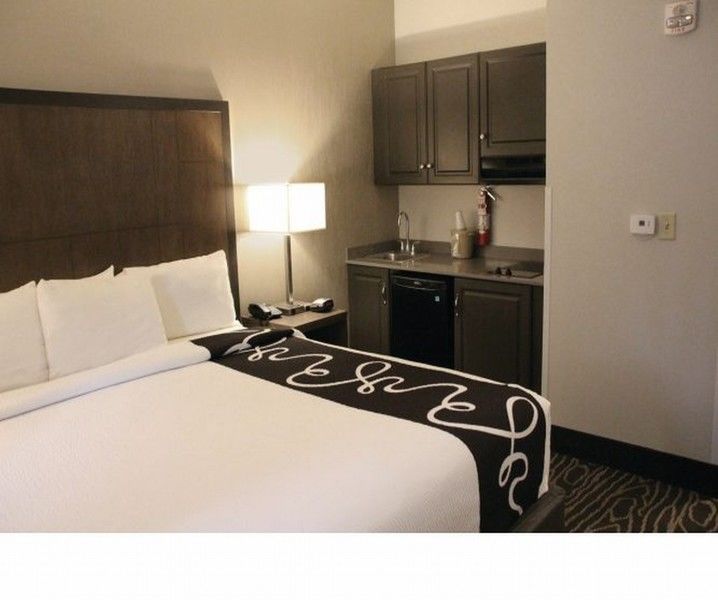 Hotel La Quinta By Wyndham Fairbanks Airport Exterior foto